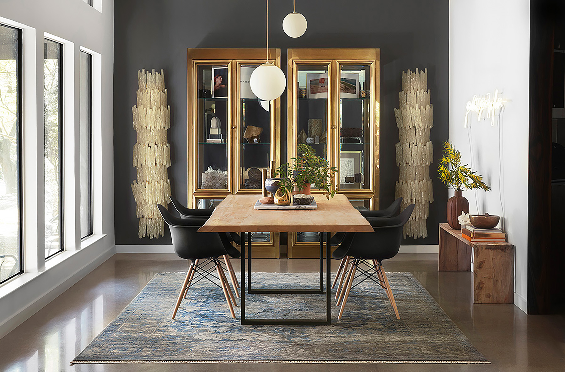 Benefits of a Dining Table Rug - Introduce Texture and Color: A carefully chosen rug can complement or contrast with your dining furniture, adding layers of texture and a splash of color to your room.
